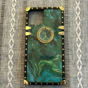 Green Marble Pattern Phone Case with Gold Accent Ring 14 plus
